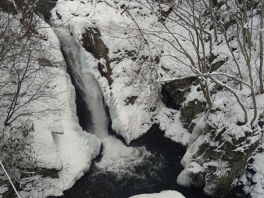 月影の滝